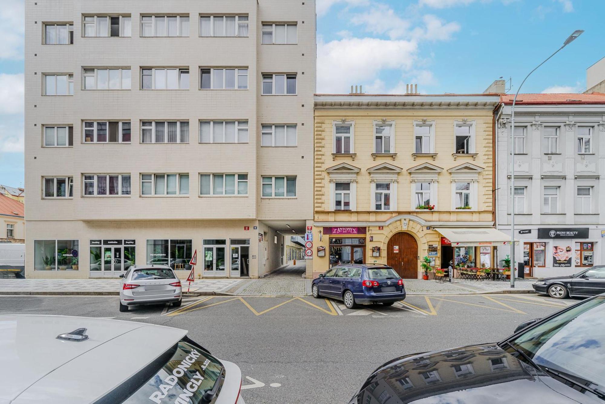2-Level Apartments On Krizikova Near The Metro Praha Exteriér fotografie